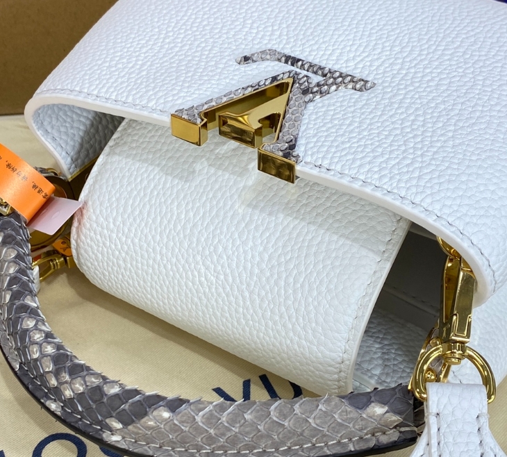 Louis Vuitton Capucines handbags are as timeless as the brand and can bring stylish sophistication to any look.#LouisVuitton #backpack #fashion #style #classic 😻😻