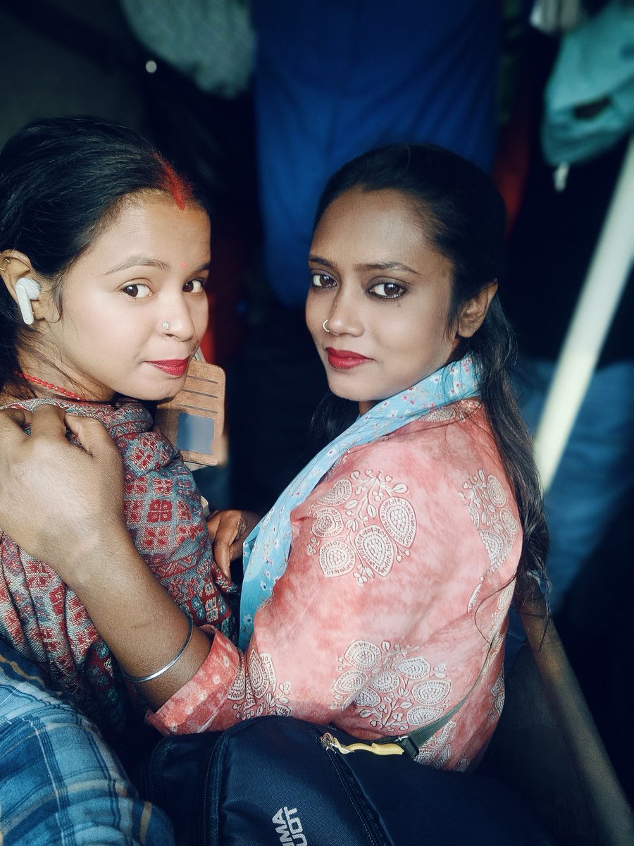 स्कूल चले हम..... 😊😊❤️
<a href="/Pallavimishra_1/">Pallavi Mishra</a>