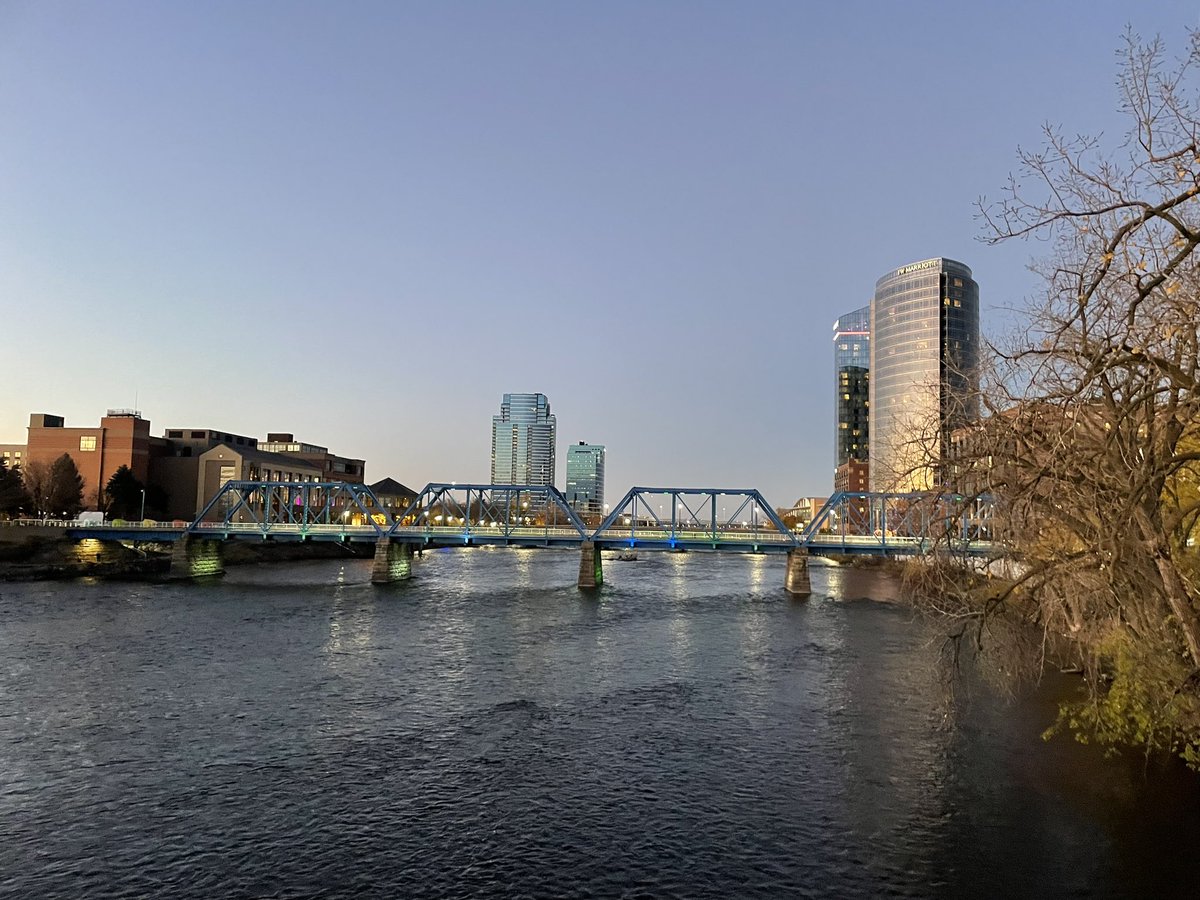 SInsley4's tweet photo. Beautiful night in this beautiful city!  Ready to represent @NOCSEagles tomorrow with my favorite water quality monitoring equipment—the Hydrolab from @ILINSeaGrant and sonde from @gaiaxus. #ScienceRules #PlaceBasedEducation https://t.co/zkFTx7GFIT