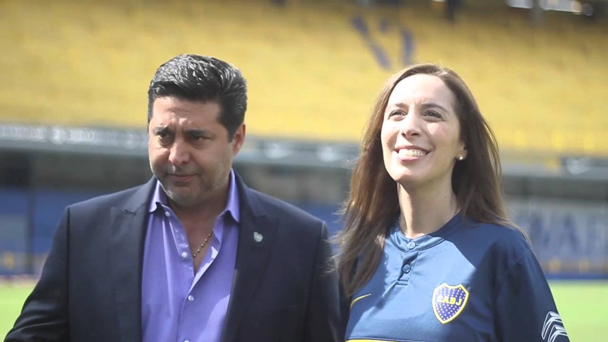 Flipendo0's tweet photo. @Alejandra_JR10 Lo rapido que se olvida la gente de esto por dios, piden la cabeza de Riquelme por perder una final (!!!!) https://t.co/pOC2DZD64U