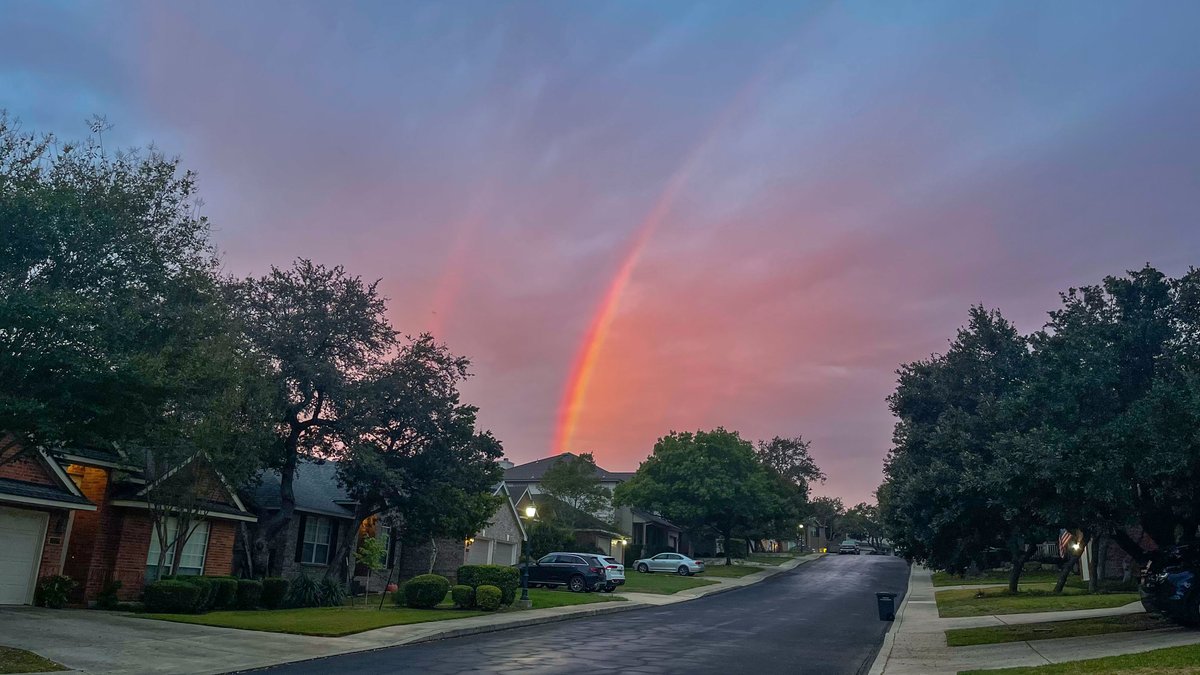 Schlitz's tweet photo. Double rainbow at sunrise this morning. Great way to start the day!

@ChrisSuchanWOAI @News4SA #rainbow @natwxdesk #sanantoniotx #SanAntoniotexas https://t.co/t746KRb7LA