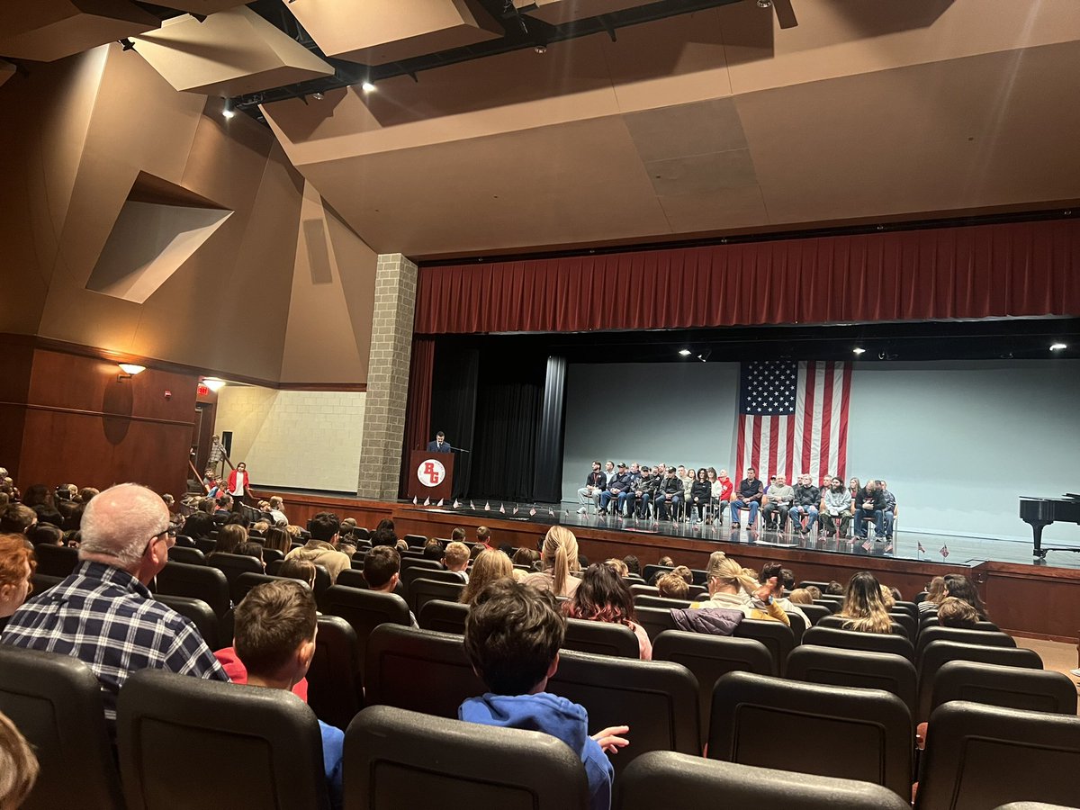 MThomasBGCS's tweet photo. Crim celebrated some special veterans today. We are so thankful for their service and sacrifice. #BobcatProud https://t.co/Tx00zCKUsG