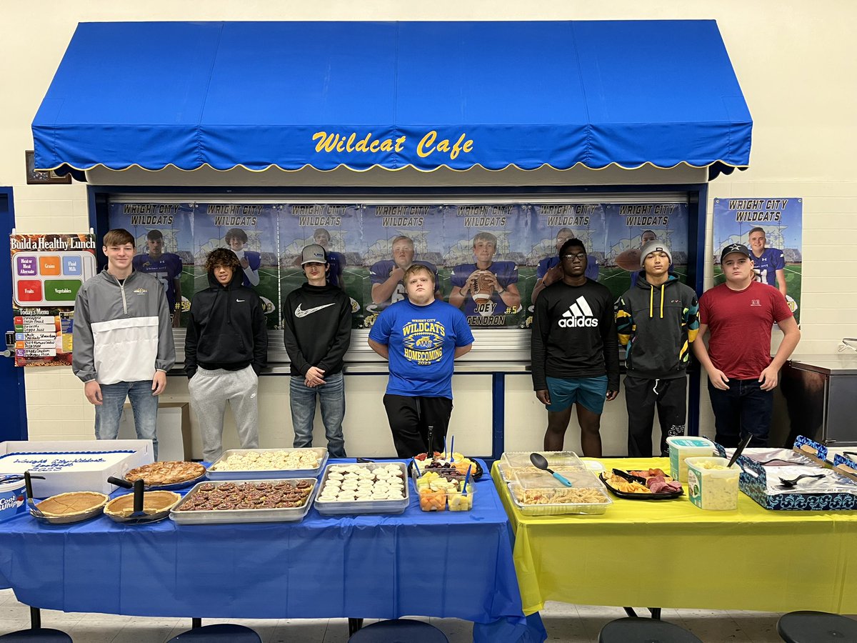 WrightCityFB's tweet photo. Awesome banquet tonight celebrating our 2023 season. Thanks to everyone that made tonight and the season go so smooth! #FAM1LY https://t.co/TTQZHzfSxB