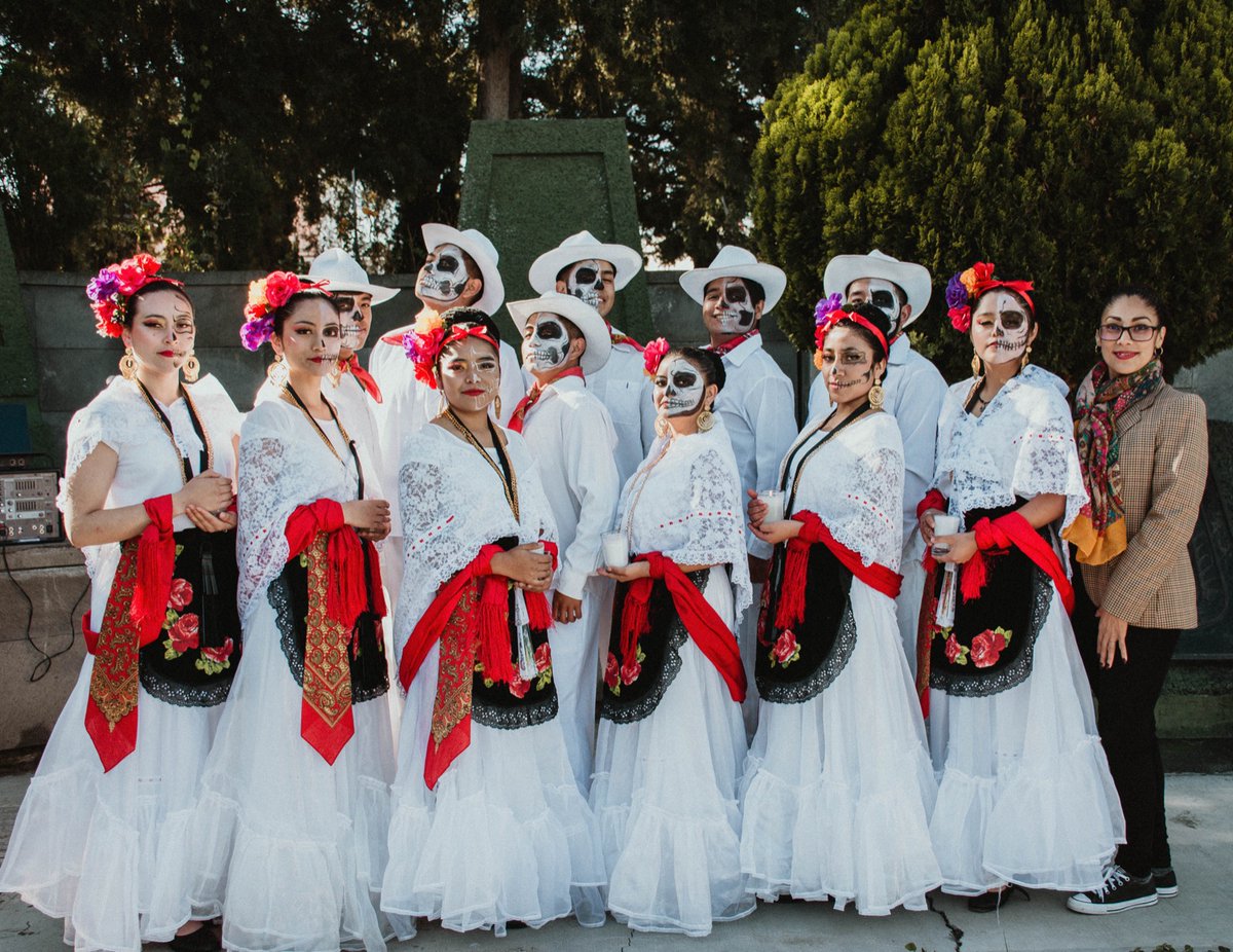 web_itapizaco's tweet photo. ¡#TecApz comprometido con la educación integral!
presentaciones del grupo de danza folclórica "Yolpaki"
Mucho éxito #TorosTec #Yolpaki #1TST #PSST #TodosSomosTecNM https://t.co/ksIRprjj3O
