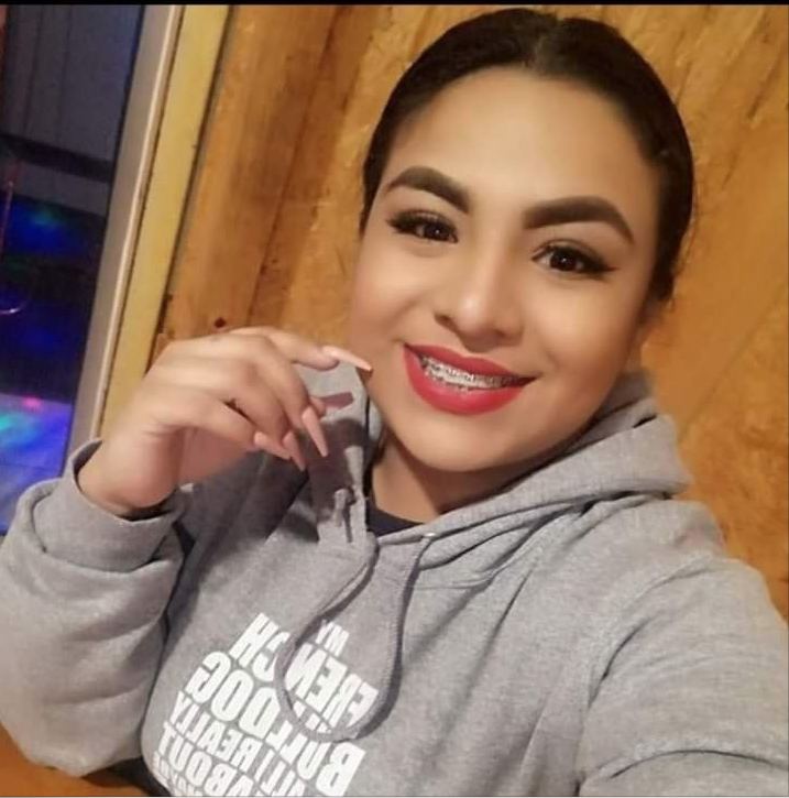 ReporteMxNotic1's tweet photo. Sigue la búsqueda de Teresa Guadalupe Mata Cárdenas, desaparecida desde el 03 de febrero del 2022 en Barrio La Mora, Tamasopo, San Luis Potosí
#HastaEncontrarla @FiscaliaSLP @FGRMexico @SSPCMexico
https://t.co/Ehg4bytbIZ https://t.co/n8k7vNInmW