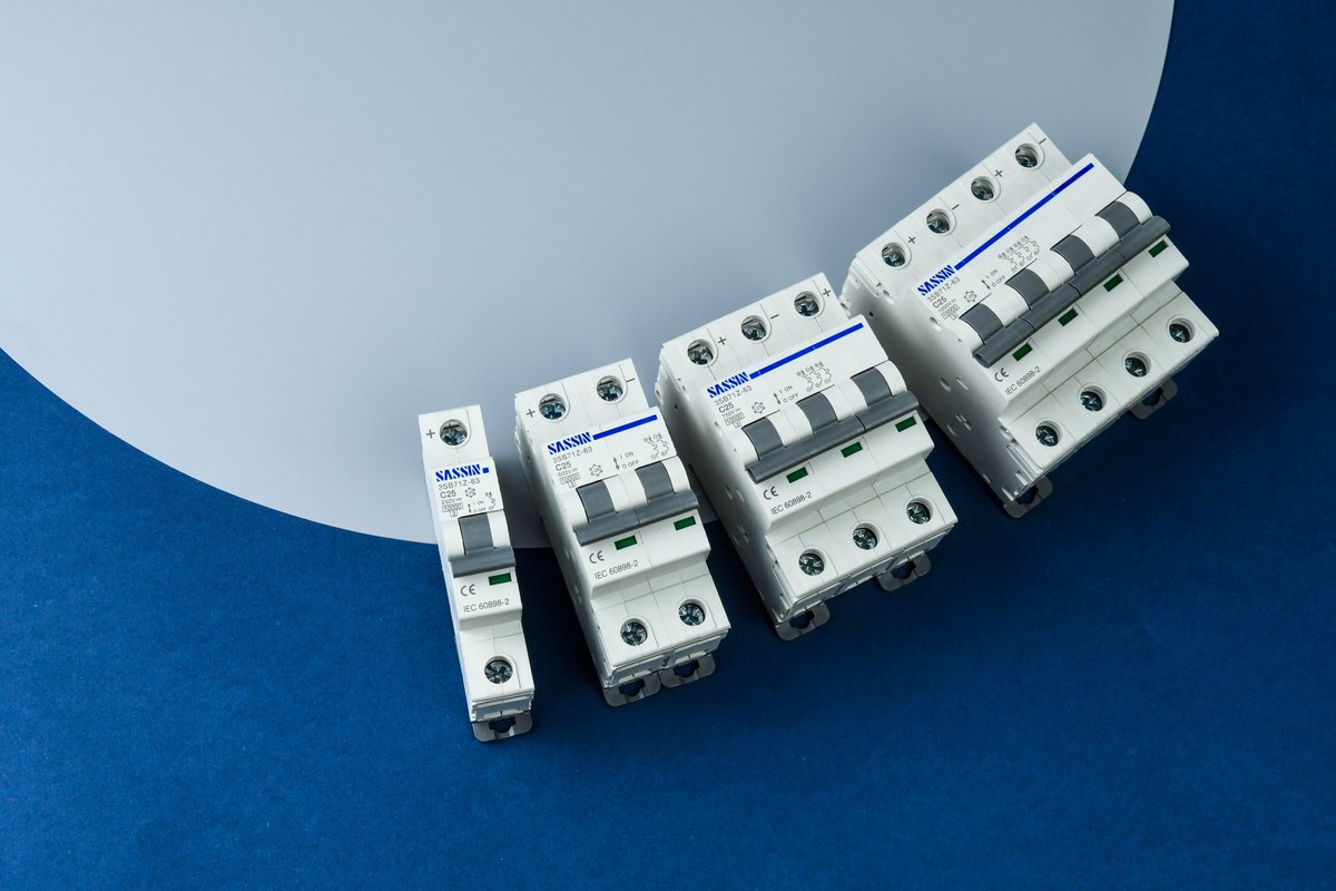 Sassingroup's tweet image. Experience unparalleled protection for your DC applications with the 3SB71Z-63 Series Miniature Circuit Breakers! Trust SASSIN&apos;s 3SB71Z-63 Series to enhance your electrical protection solutions. #DCProtection #IndustrySafety #NewEnergySolutions #sassin