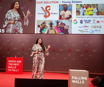 GermanyInOz's tweet photo. Yesterday, 34 years ago, the #BerlinWall fell, marking the dawn of a new era of freedom by breaking barriers both physical &amp; imaginary. 🎉Congratulations to🇦🇺@EmmaKarlsen10 for achieving 3rd place @Falling_Walls Lab Event in #Berlin🇩🇪 for breaking the Wall of cancer therapy. https://t.co/IAvfFcBXng