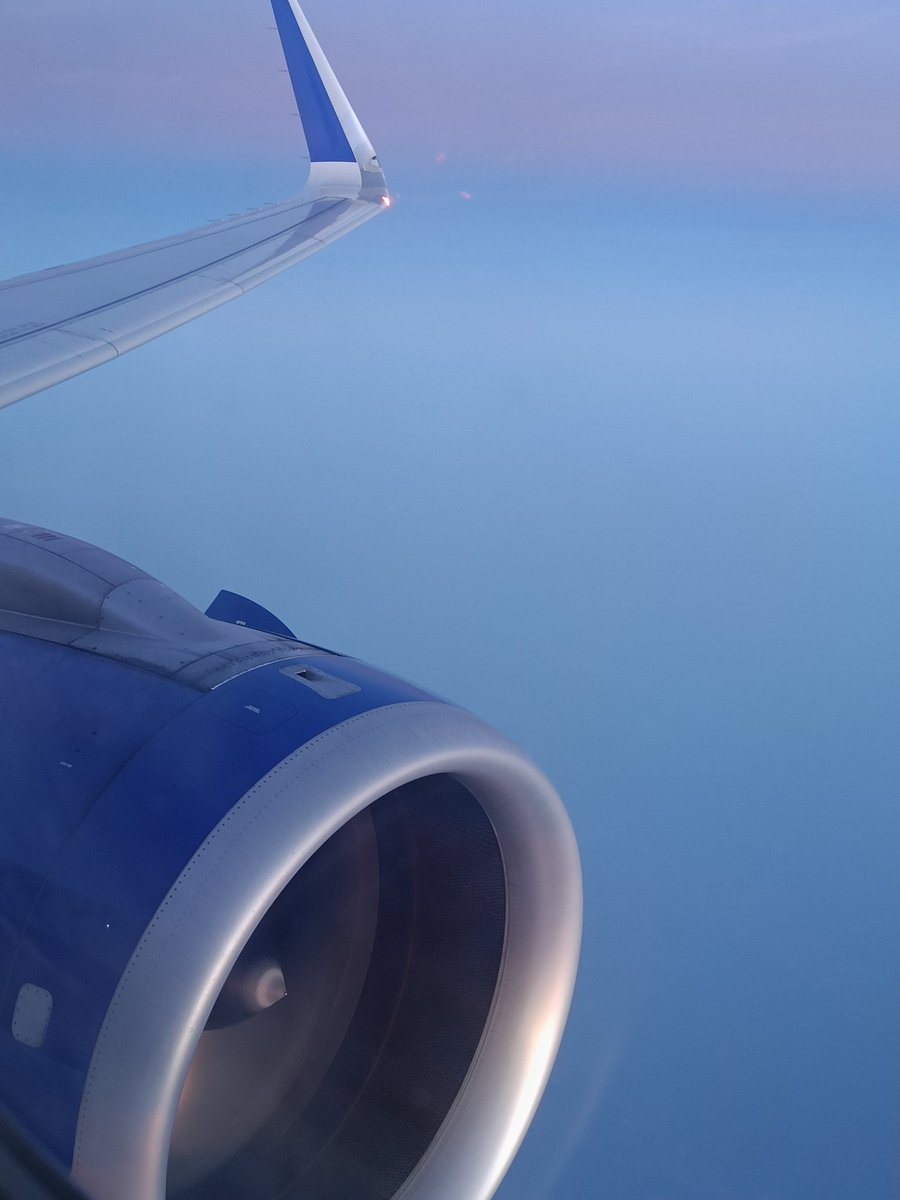 k_prashant_pai's tweet photo. #morninghues Positives of taking an early morning flight!!! https://t.co/qzABmUyuju