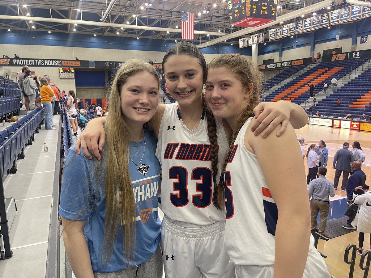 There’s something special about seeing several <a href="/Shockhoops/">Shock Hoops</a> wearing the same college jersey! Very few actually get to play .. so to get to play .. with your friends is extra special !
