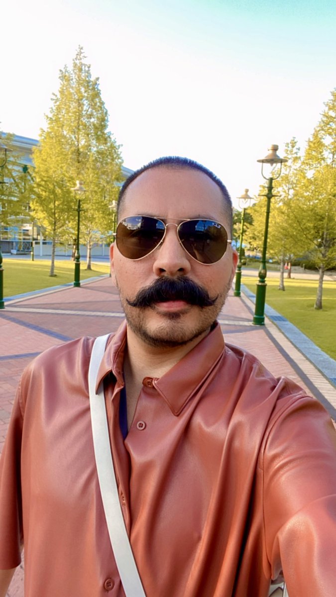 diegueke's tweet image. Cita una foto con gafas