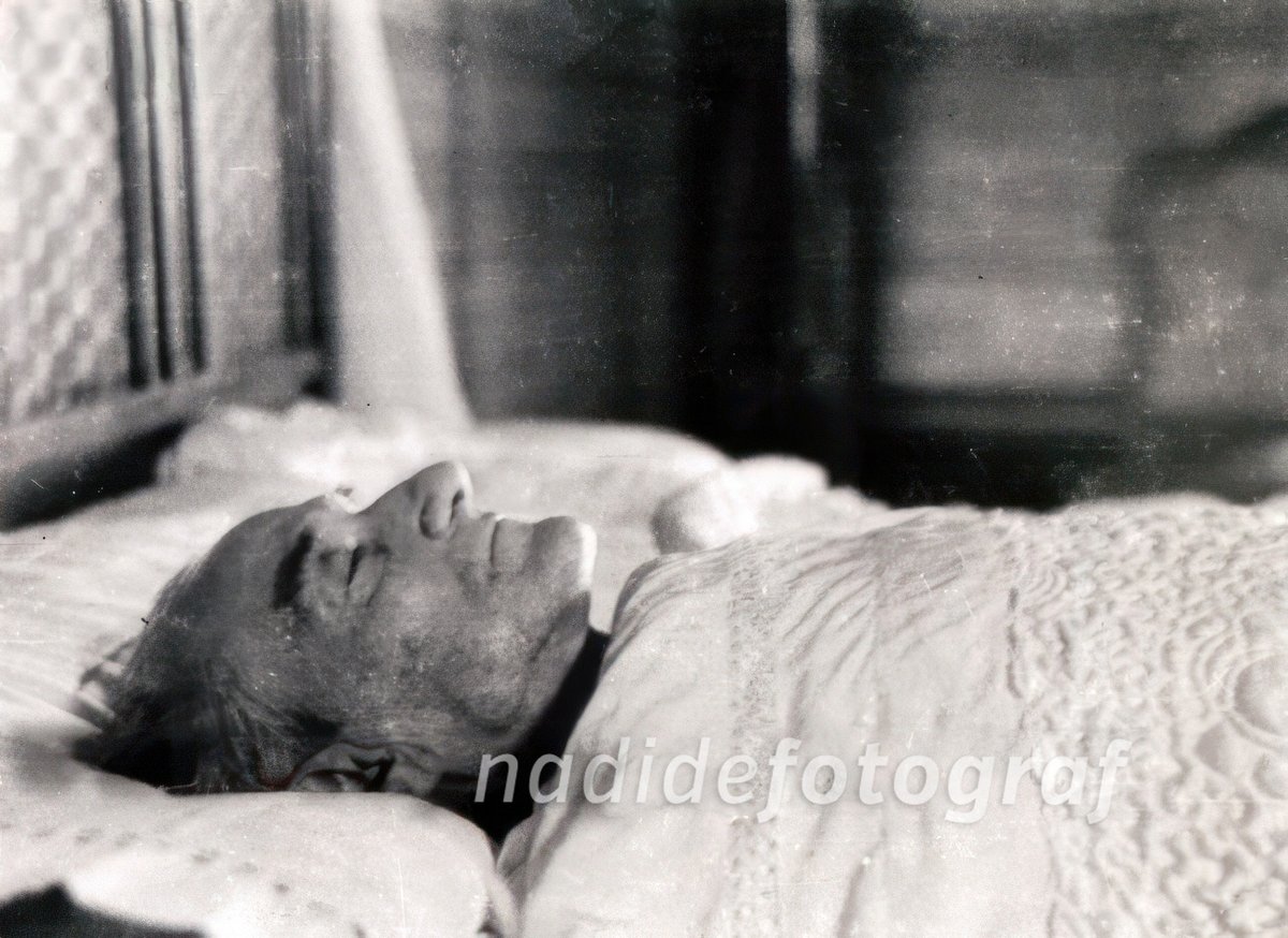nadidefotograf's tweet photo. Atatürk'ün vefatının hemen ardından çekilen fotoğrafları
#10Kasım https://t.co/ZMutA9ZKL2