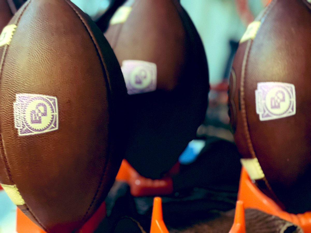 anygivenday44's tweet photo. Making pearls for the game tomorrow.
#regionalchampionship
#winorgohome
#notgoinghome
#bdexpress
#purplereign https://t.co/dFqe6AmBdb