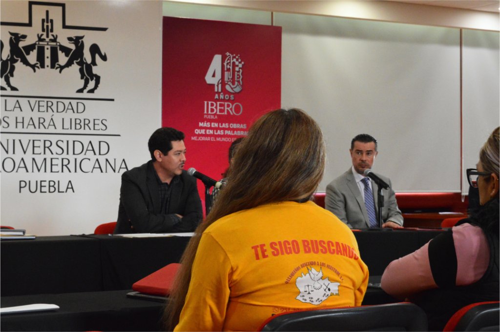 Idhie_Iberopue's tweet photo. 🗣️El pasado martes se llevó a cabo una mesa de diálogo entre familias de personas desaparecidas y la Comisión @busquedagobpue con la finalidad de escuchar sus necesidades en materia de búsqueda y, que con ello, la Comisión asuma una postura de compromiso frente a estas. https://t.co/OWqBQztu17