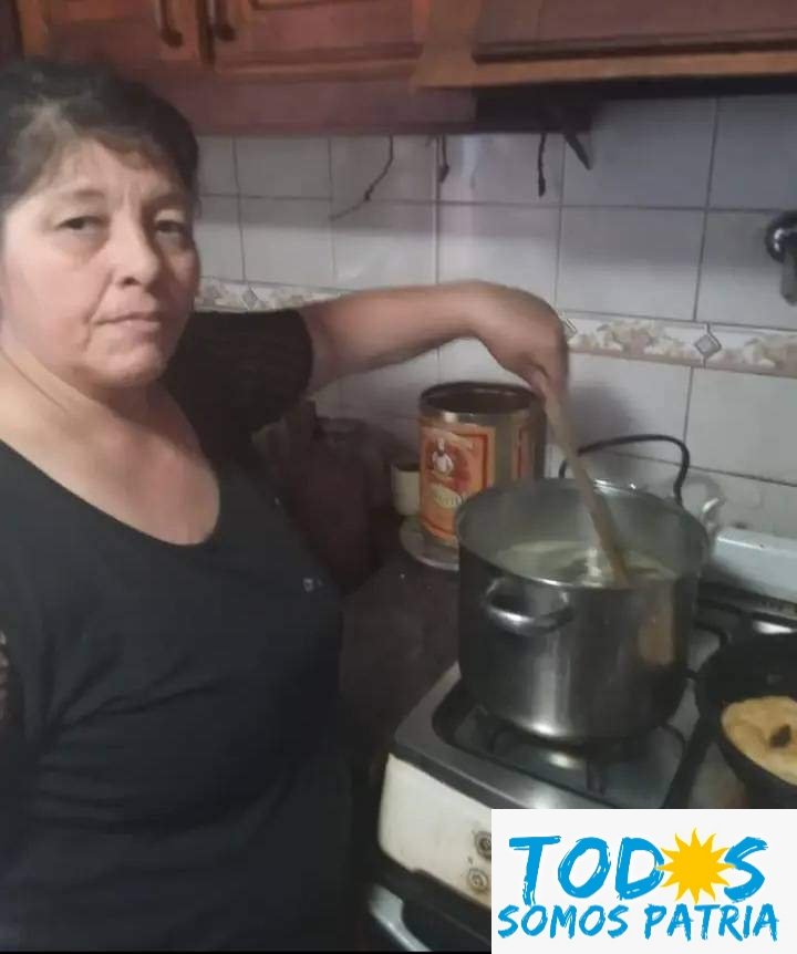 Tsomospatria's tweet photo. #Lanus
👉Merendero Padre Celestial realizó para la merienda unas tortas fritas y matecocido.
#mabelpared
#TSP
#javiernevchisci
#gladysgonzalez
#carinaocaranza
#porquemejoresdarquerecibir
#TSPLanus💪✌️☀️🇦🇷 https://t.co/tCMpY8UGp5