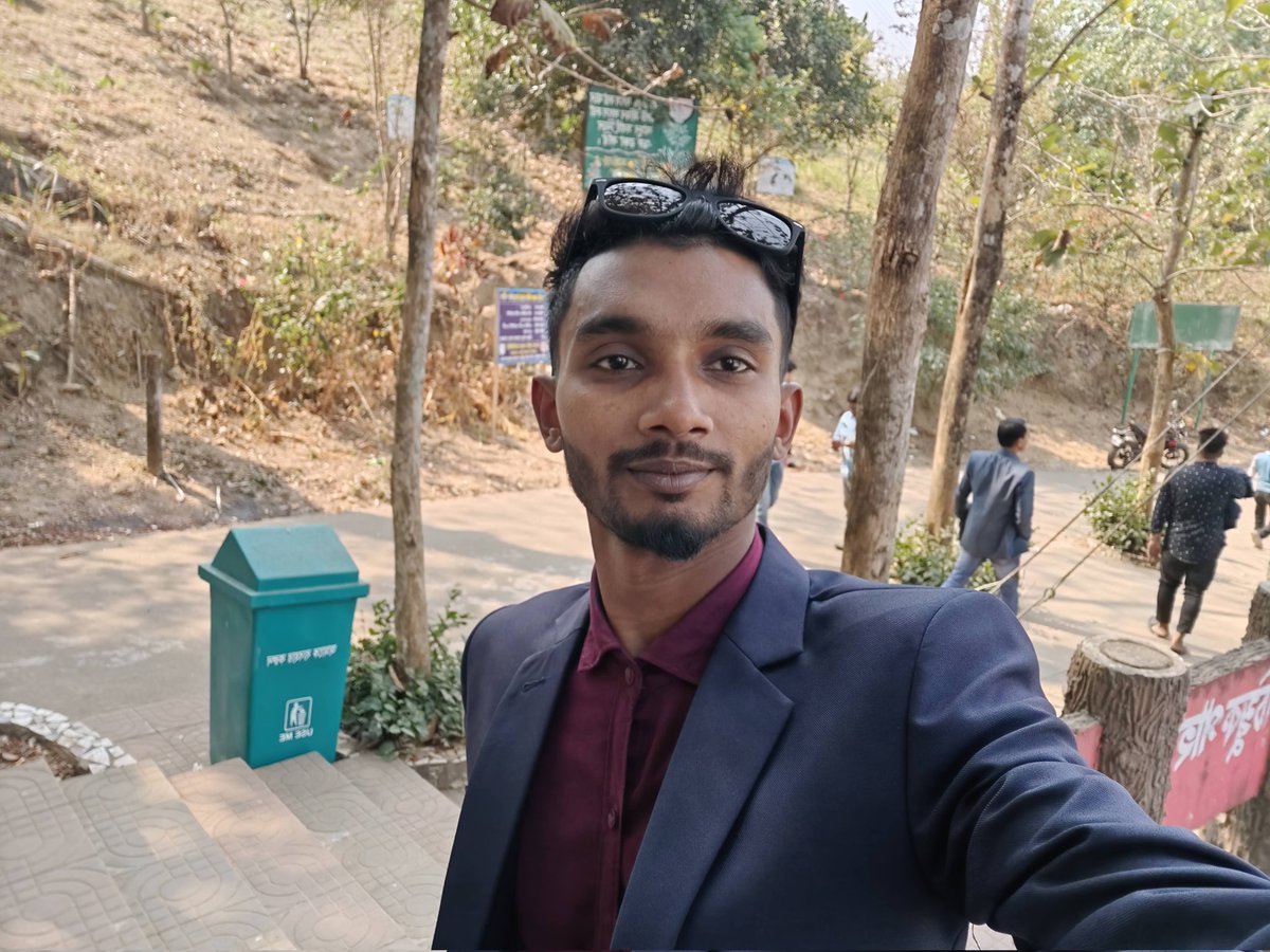 I took a picture while going around the traditional Bandarban. It is one of Bangladesh. Bandarban is a place to visit. Fruits there are delicious to eat. And the car that you need to climb from Bandarban city to the top of the hill is called Chander Garhi.
#Bangladesh #bardarban