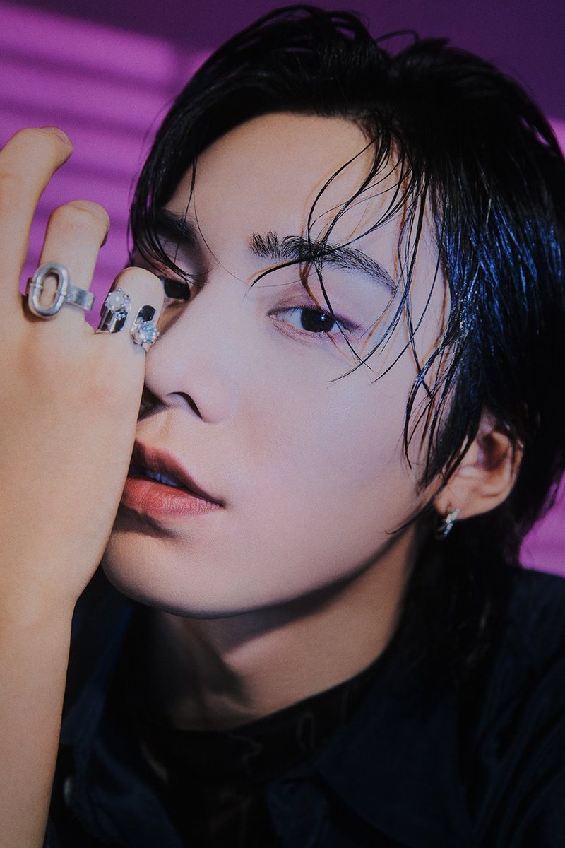 ROCKY (ex ASTRO) libera o cronograma para o lançamento do 1º mini álbum "ROCKYST", o debut solo ocorre no dia 22 de novembro.