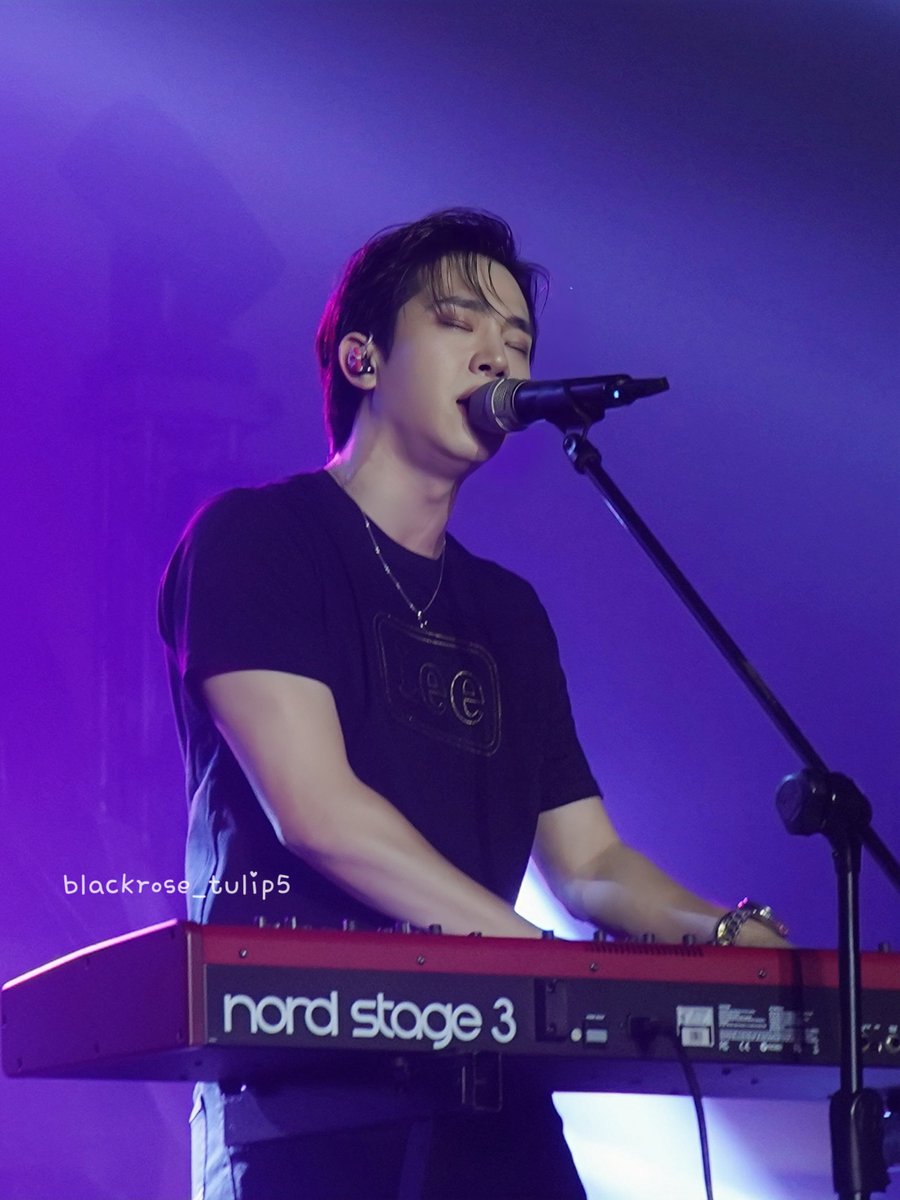 blackrosetulip5's tweet photo. 🌹The Rose🌹
CONQUEST 2023 in Manila
230603 Music Night|Photo 📸
이뻐이뻐😍
@parclassic @TheRose_0803
#BlackRoseCam
#TheRose #더로즈
#ParkDoJoon #박도준 #Leo
#CONQuest2023
#TheRose_in_Manila
#IRoseYou #로즈해
🙆🏻♀️Only Allowed to RT/QT https://t.co/uzYxhT74Gh