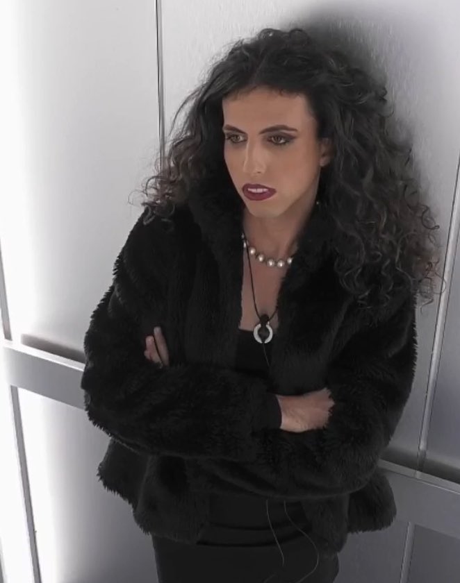 danygil89's tweet image. Rosario Flores yendo a Guadalix a cantar Pachururururu #GHVIP10N #GHVIPGala9