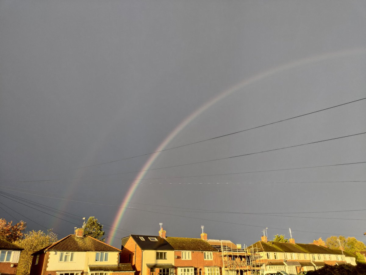 Nature decided to celebrate my birthday with an incredibly vibrant double rainbow! How kind of it. :D

I hope everyone has a lovely day today. ❤️