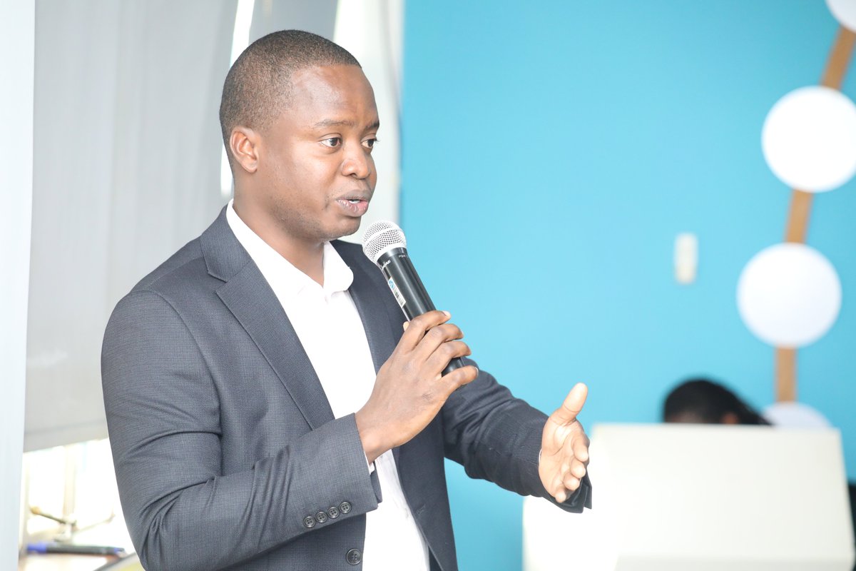 rlceastafrica's tweet image. An evening with @Meshack Omega, Cohort 21. 
Meshack as has 8 years of experience in the Public Sector and over 5 in Community Development. He is an Assistant County Commissioner in the Ministry of Interior and National Administration in Kenya
@USAIDKenya  @KenyattaUni #YALIimpact