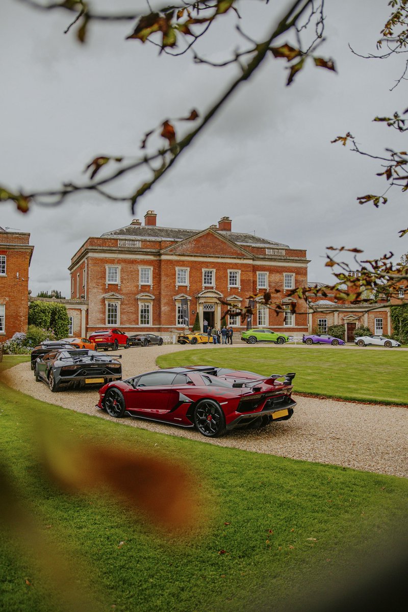 What a delight it was to welcome @LamborghiniLeic to Kelmarsh Hall for their 60th Anniversary of Automobili Lamborghini. The cars looked incredible parked up around the front of the Hall! Photos by Shout About It Media 📷