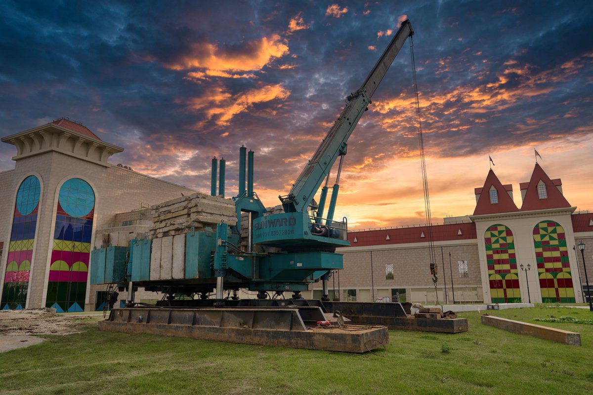 Sunward Hydraulic Static Pile Driver: ZYJ360B
#construction #Sunward