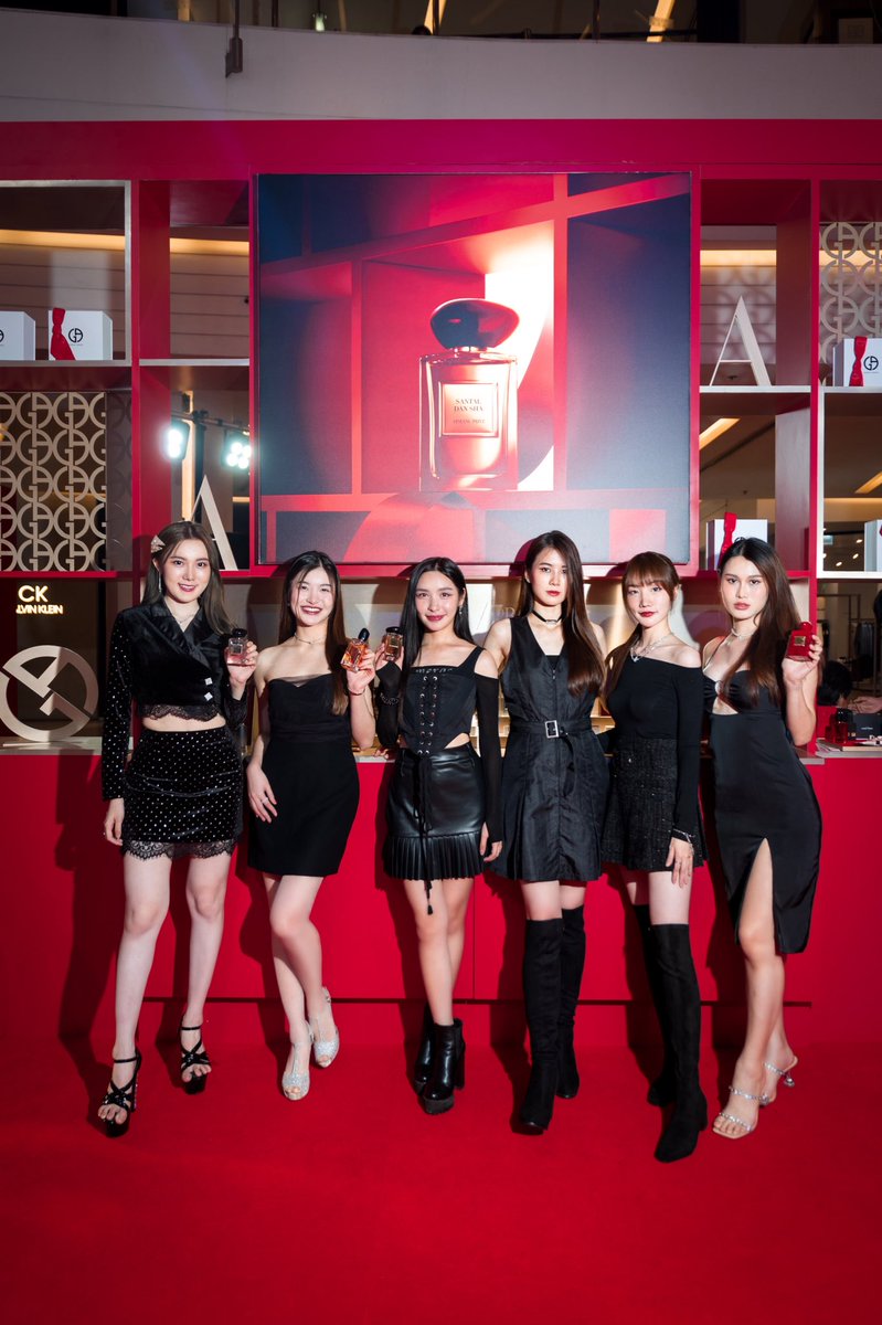 AndaAnunta's tweet image. ❤️🖤
#ArmaniBeautyTH #TheArmaniGiftHouse #HolidayCollection
#andaanunta