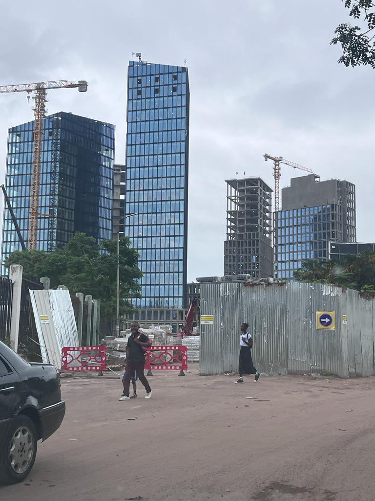 En 9 mois seulement ces six tours sont sorties de terre et sont encours de finalisation. La volonté de bâtir !!!

Juste après, Milvest ira à l’assaut de l’aéroport international de N’djili. 

Les choses bougent, les choses changent il a suffit juste d’une petite dose de volonté.