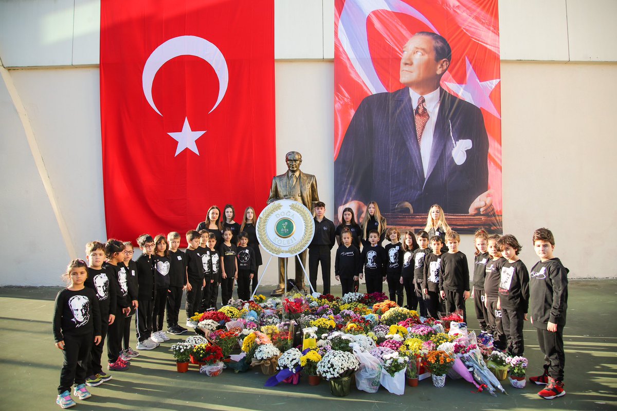 Minnet dolu yüreklerimizle Cumhuriyetimizin Kurucusu Ulu Önderimiz Mustafa Kemal Atatürk’ü saygı, sevgi ve hasretle andık. #10Kasım1938