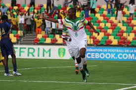 Vinyl_Tong's tweet photo. Some African  players to keep an eye on at the FIFA U17 World Cup #U17WC 
Name: Ibrahim Diarra 
Date of birth: Dec 12, 2006 
Club: Africa Foot
Citizenship:  Mali 🇲🇱
Height: 1,80 m
Position: Right Winger

Diarra possesses remarkable strength on the ball, combining raw power with finesse in his dribbling. His shooting ability is equally impressive. Diara’s blend of strength, dribbling finesse, and a potent shot make him a formidable force in any attacking scenario.