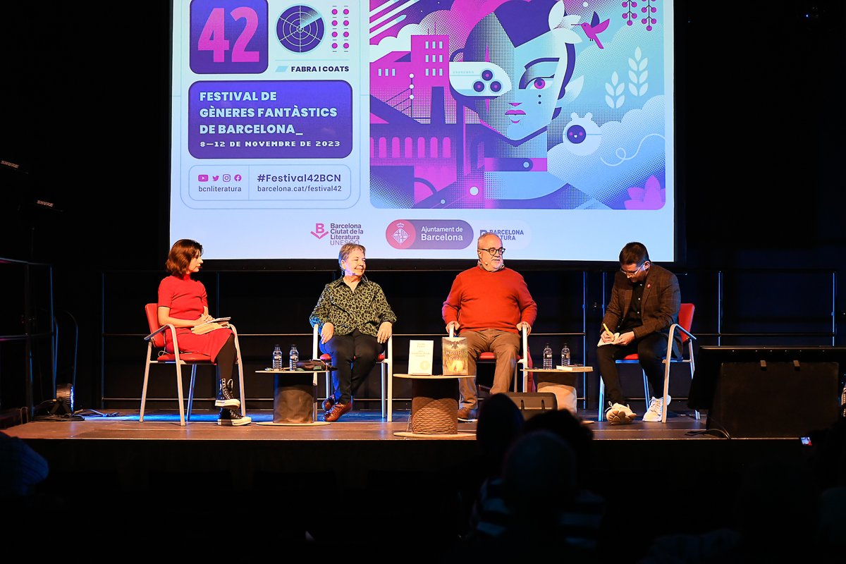 AELC (@escriptorsaelc) on Twitter photo 🙌 Recupera a YouTube la conversa sobre Jaume Fuster i la fantasia èpica que es va celebrar ahir dins del Festival 42.
Amb <a href="/aritzeta/">Margarida Aritzeta</a>, Guillem-Jordi Graells i <a href="/SelenaSoro/">Selena Soro</a>, moderada per <a href="/sebastiaportell/">Sebastià Portell</a>:
youtube.com/watch?v=HBxTBI… 🙌 Recupera a YouTube la conversa sobre Jaume Fuster i la fantasia èpica que es va celebrar ahir dins del Festival 42.
Amb <a href="/aritzeta/">Margarida Aritzeta</a>, Guillem-Jordi Graells i <a href="/SelenaSoro/">Selena Soro</a>, moderada per <a href="/sebastiaportell/">Sebastià Portell</a>:
youtube.com/watch?v=HBxTBI…