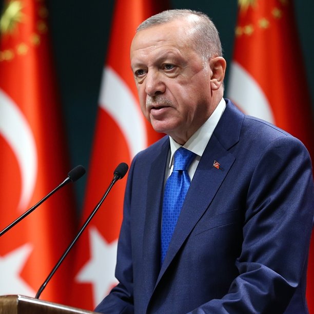 Cumhurbaşkanı Erdoğan;

“Netanyahu’nun bugünü yarına göre iyi günleri.”

(İsrail’e); “Ülkemiz topraklarını da içeren vadedilmiş topraklar hezeyanıyla, nükleer silah kullanma tehditleriyle sabrımızı zorluyorlar."

Çok ciddi sözler bunlar.
Sadece İsrail’e değil, bütün dünyaya bir