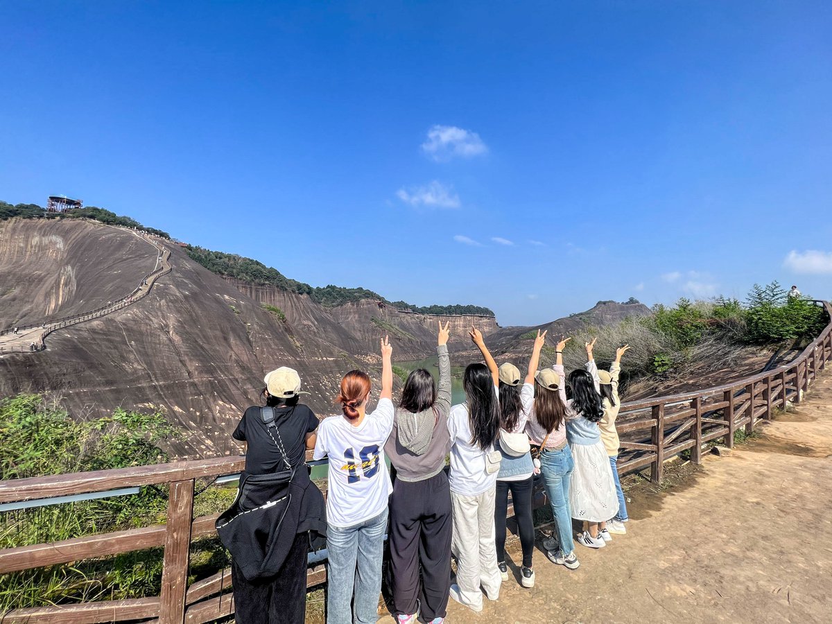 GuangzhouUniqu1's tweet image. The strength of a team lies in everyone&apos;s collaboration. During our trip to Chenzhou, we not only enjoyed the beauty of nature but also experienced the significance of teamwork.

#UniqueAnimation #team  #entertainment