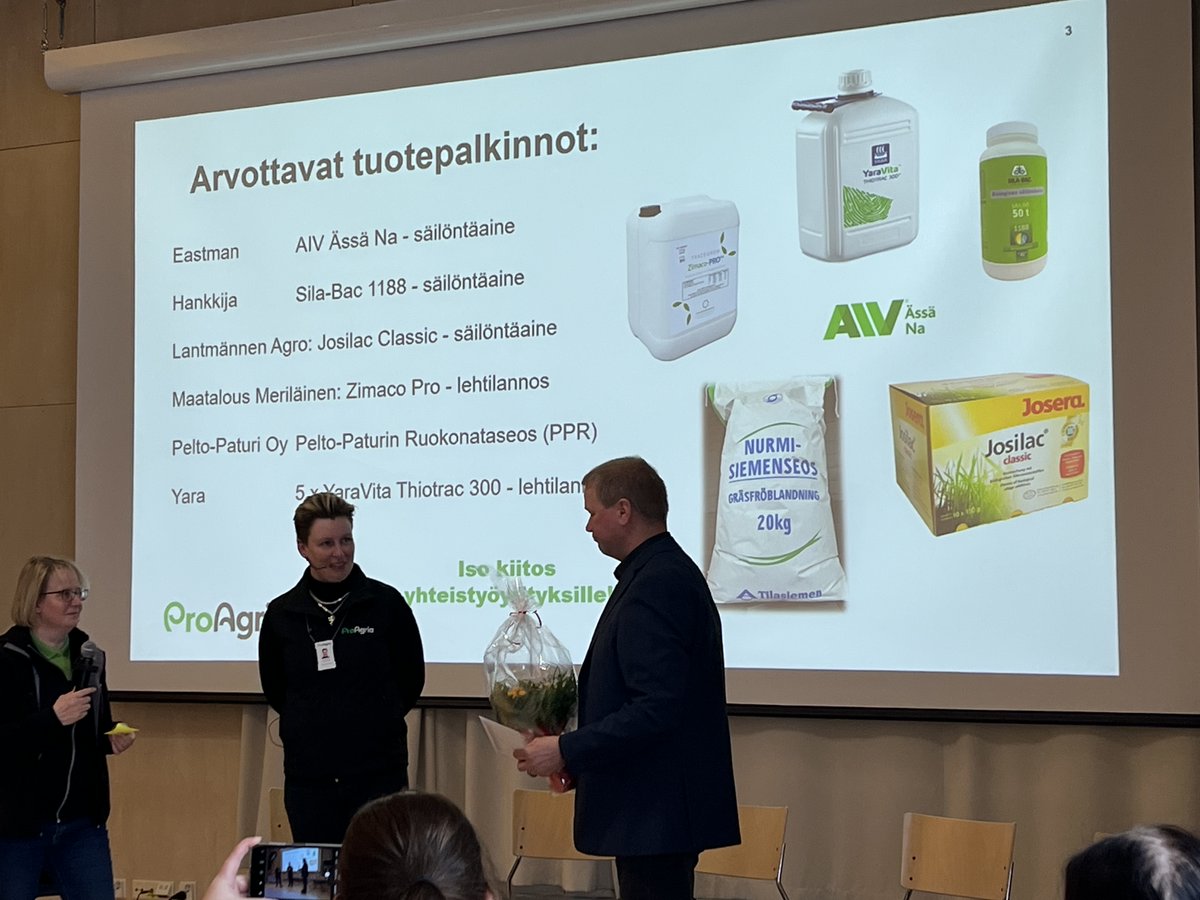 YaraSuomi's tweet image. ProAgria Etelä-Suomen Syötävän hyvää säilörehua voittaja on Petri Hovi Lappeenrannasta. Osallistujien kesken arvottiin myös 5x YaraVita THIOTRAC 300 -lehtilannoitteita. Palkinnot postitettu. Paljon onnea kaikille voittajille! #shsr #syötävänhyvääsäilörehua @ProAgria