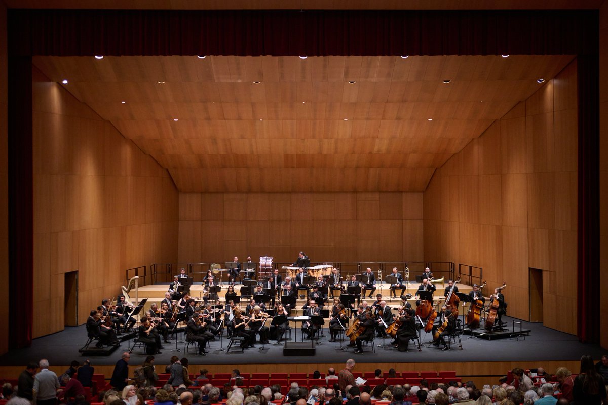 orquestanavarra's tweet photo. Os proponemos un plan hoy en #Tafalla: nuestro 2º concierto de la temporada de abono en el Centro Cultural #Tafalla Kulturgunea. Contamos con un director invitado de lujo: #ThomasDausgaard. ¡Aún quedan entradas! https://t.co/pjlXuCeWLm 👉Así fue ayer el concierto en @baluarte https://t.co/mPEvKAaDri