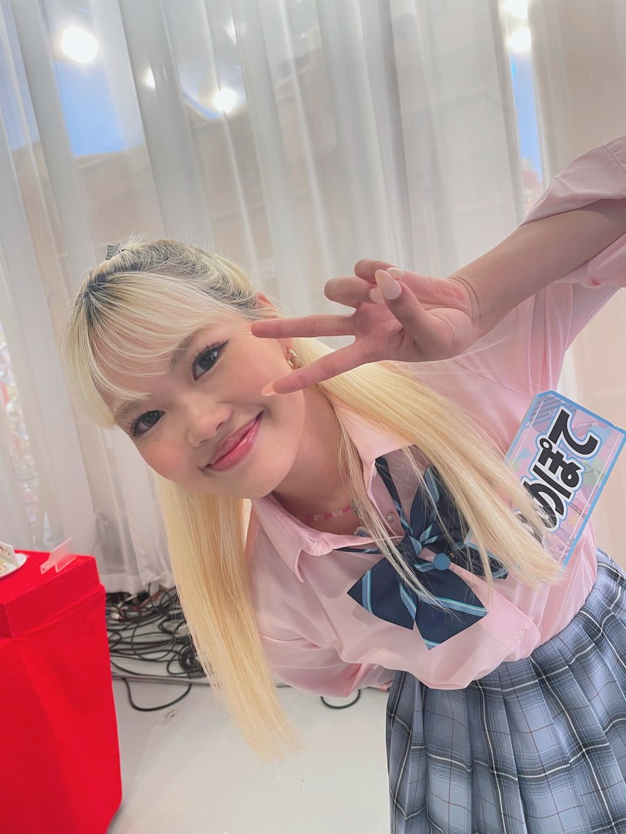 mutekiclass_ntv's tweet photo. ＃ゆめぽて ちゃん💛
最高の笑顔と、最高に可愛いリップ💄
そうです、答えは｢全���が同じリップを塗っている｣でしたー！
#超無敵クラス と #ネイチャーリパブリック とのコラボリップ、そしてパックは本日発売です！全国のバラエティショップなどで購入可能ですので是非見て見てくださいねー👀 https://t.co/cRp0Jm7n0R