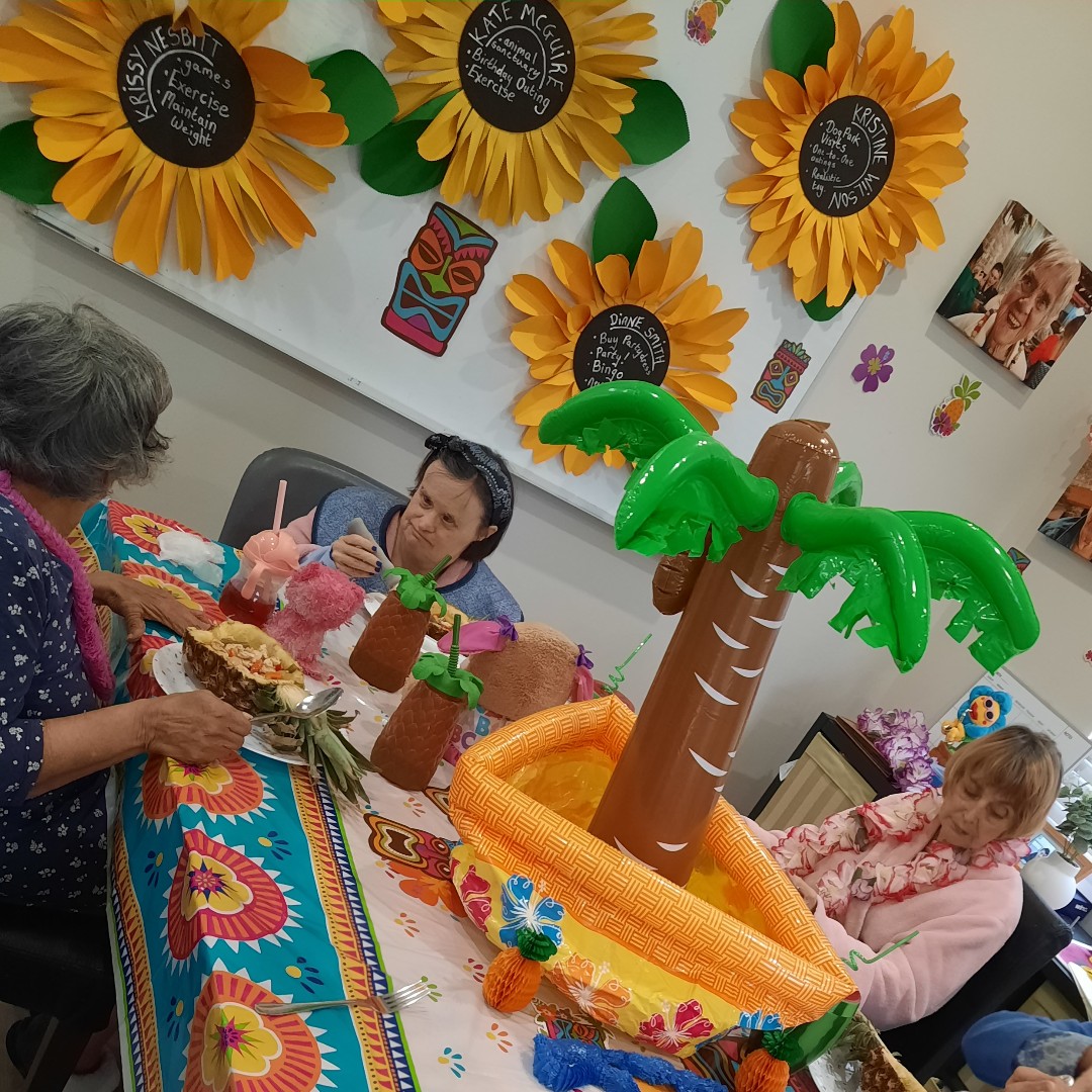 WindgapFDN's tweet image. Aloha from Windgap! 🌴 One of our Supported Living Houses turned tropical with an impromptu hawaiian dinner!
The lovely ladies gathered for the themed fun complete with leis, good food and lots of laughs. 
#Windgap #Ohana