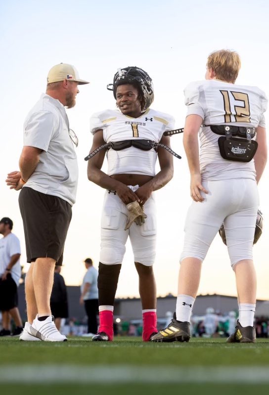 It was always a child hood dream to be a LION and I feel as if I was just that! Glad I got 4 great years to set standard of what it means to be a Kaufman Lion‼️ Thank my Town,Coaches,Family and kids of community you guys were my biggest why‼️ UNO(1) OUT‼️