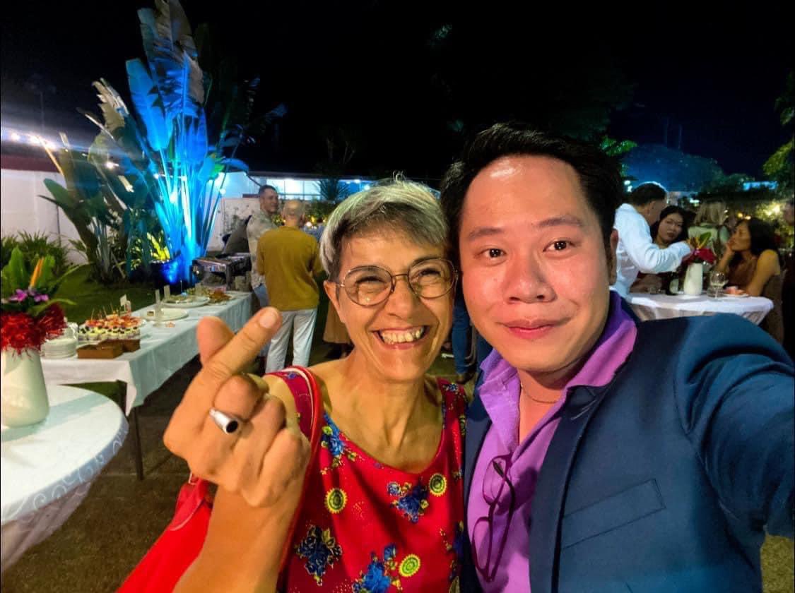 Proudtobeuslaos's tweet image. Founder/President - @Ananbouapha would like to thank #Germanyinlaos for the invitation to celebrate your meaningful day 🙏🇩🇪

It was good to have a conversation with Vice-Minister of Foreign Affairs - #ຮອງລັດຖະມົນຕີ ກະຊວງ ການຕ່າງປະເທດ about the #IDAHOBIT2023 and met with Vice…