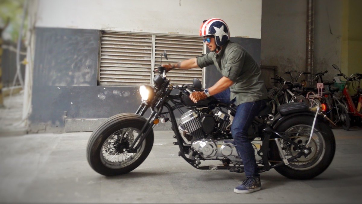 这很复古，不过有啥用，上路了还不是被新国标电动车给崩了😂，今晚去还车[偷笑]