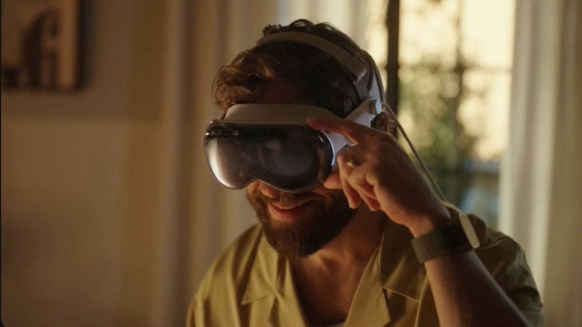 SujanTharu66's tweet image. iOS 17.2 beta 2 enables spatial video for Vision Pro for the first time on iPhone 15 Pro supports spatial audio recording.
Bad news: It is only useful when paired with an Apple Vision Pro worth more than 20,000 yuan
#ios172beta2 #iphone15pro #visonpro