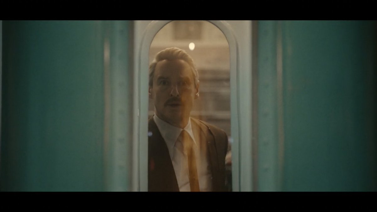 rioviaa's tweet photo. this was the last time they looked at each other. to have their eyes fall onto the others’ eyes, facial expressions just everything. the last time he saw their smile. the last time they were just close to being in the same room— to being together, to breathing together. #LokiS2 https://t.co/153O1rl50f