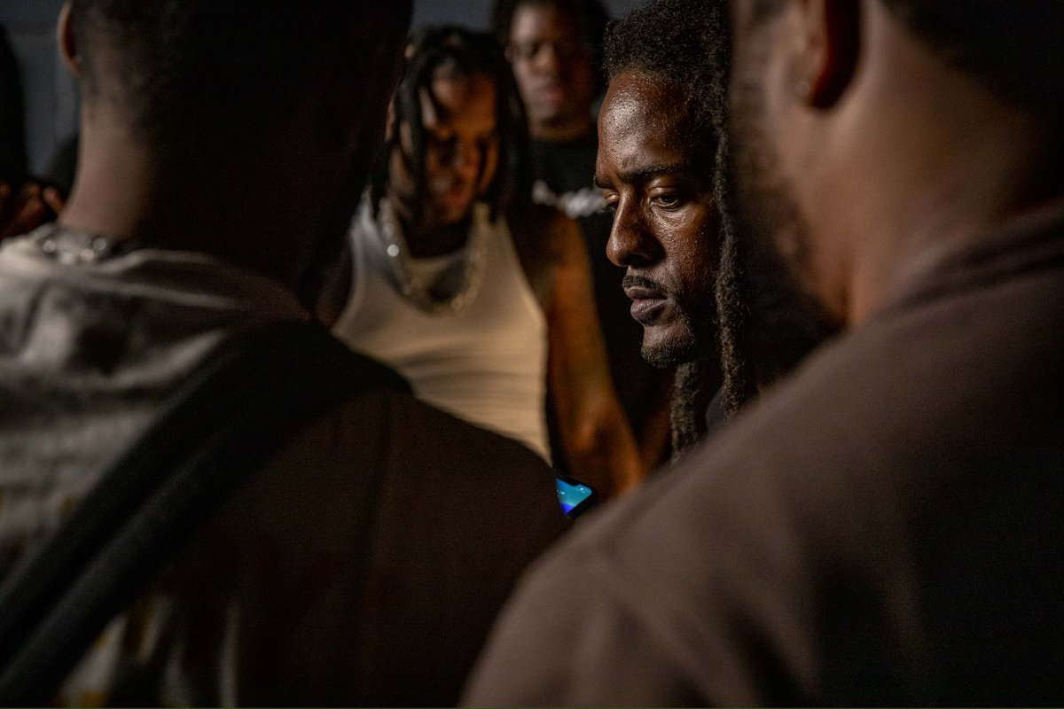 hilarryous_f's tweet photo. S/O to my brother JB “BIDDUHH” for always showing up! Had a class full of students shooting a video for an A list artist. 

Who else gone plug you in the game like that?! Salute to the team too! WE killed it! #ATLcrew #BIDDUHHWorks #Production https://t.co/81r6oDsuZc