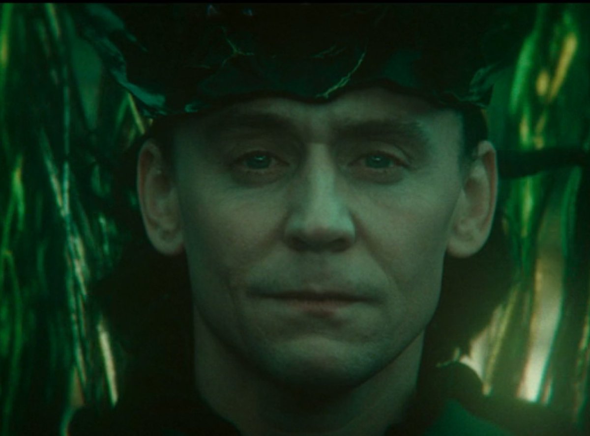 puchoa99's tweet photo. Un excelente final 10/10, gracias Tom aprendiste al personaje a la perfección. TU ERES LOKI. https://t.co/WDzeYRUJK4