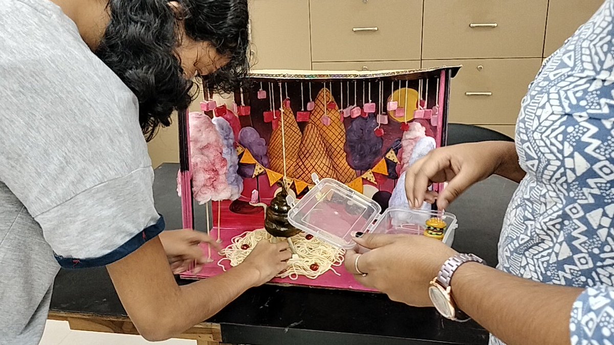 FTIIOfficial's tweet image. Students of Animation &amp;amp; Visual Effects Design are exploring mini-graphic worlds manually. From clay to sand, paper to wood, they&apos;re crafting imaginative animations as part of their syllabus. 

#Animation #FutureAnimators