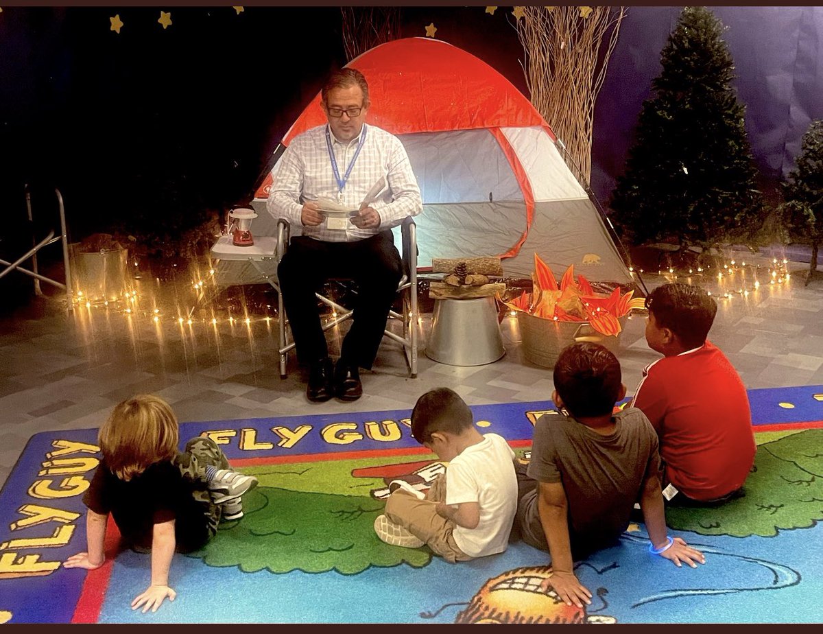 EPISDLibraries's tweet image. Even though I am not the best reader, I love to read to students.  I especially love reading to students in Spanish!  Hope the students at Torres ES enjoyed the book I read! It truly starts with us…we need to show students that books are magical!