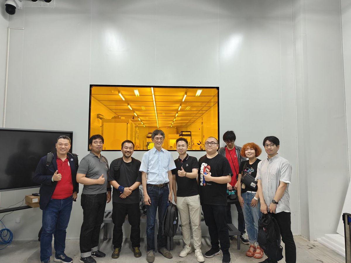 tks's tweet image. #SpinQ , Quantum Computing company.
スイッチサイエンス @Ssci 、量子コンピュータ企業　深センSpinQを訪問
量子チップのクリーンルーム前で