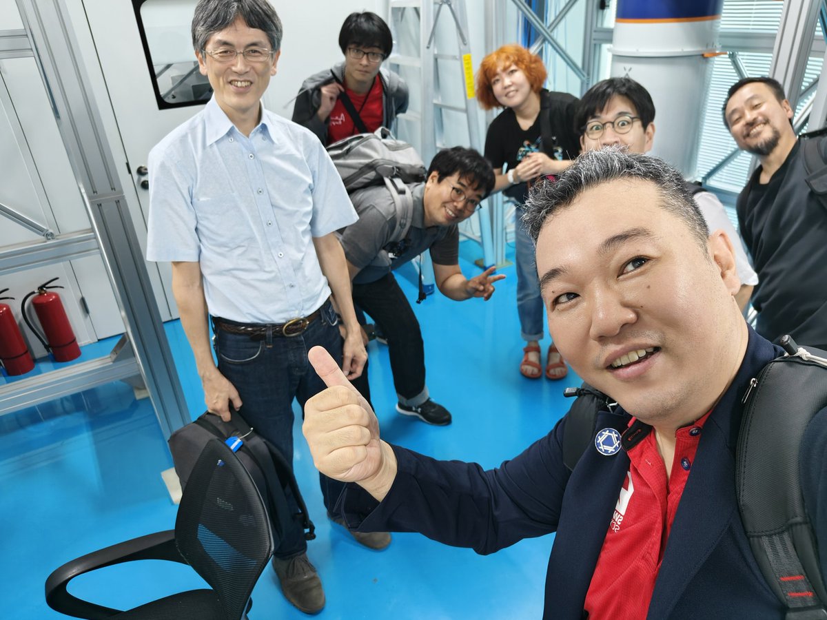 tks's tweet image. #SpinQ , Quantum Computing company.
スイッチサイエンス @Ssci 、量子コンピュータ企業　深センSpinQを訪問
量子チップのクリーンルーム前で