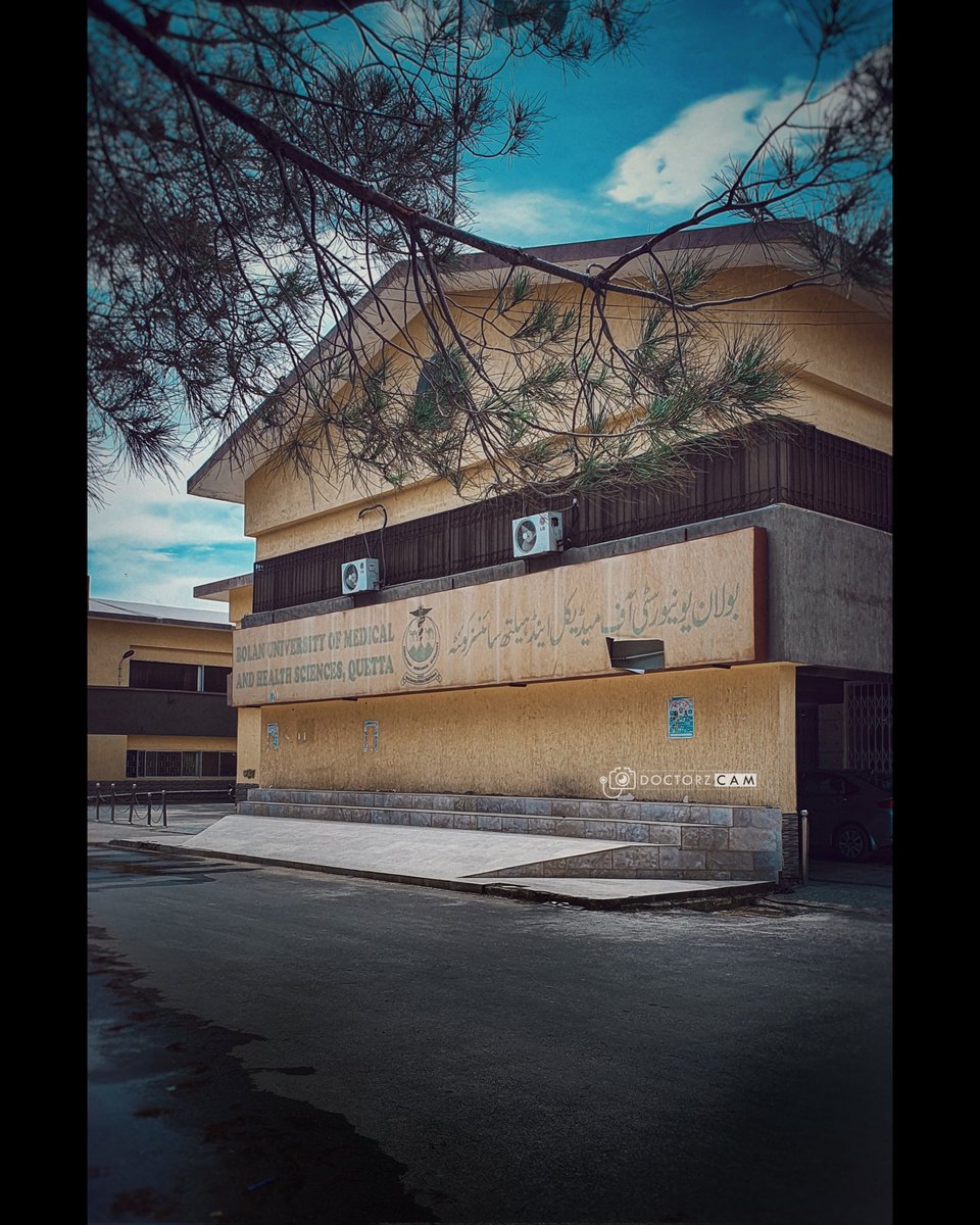 Ashfaqooo's tweet photo. This is how my university looks like...👻 https://t.co/pHOZLJZsiA