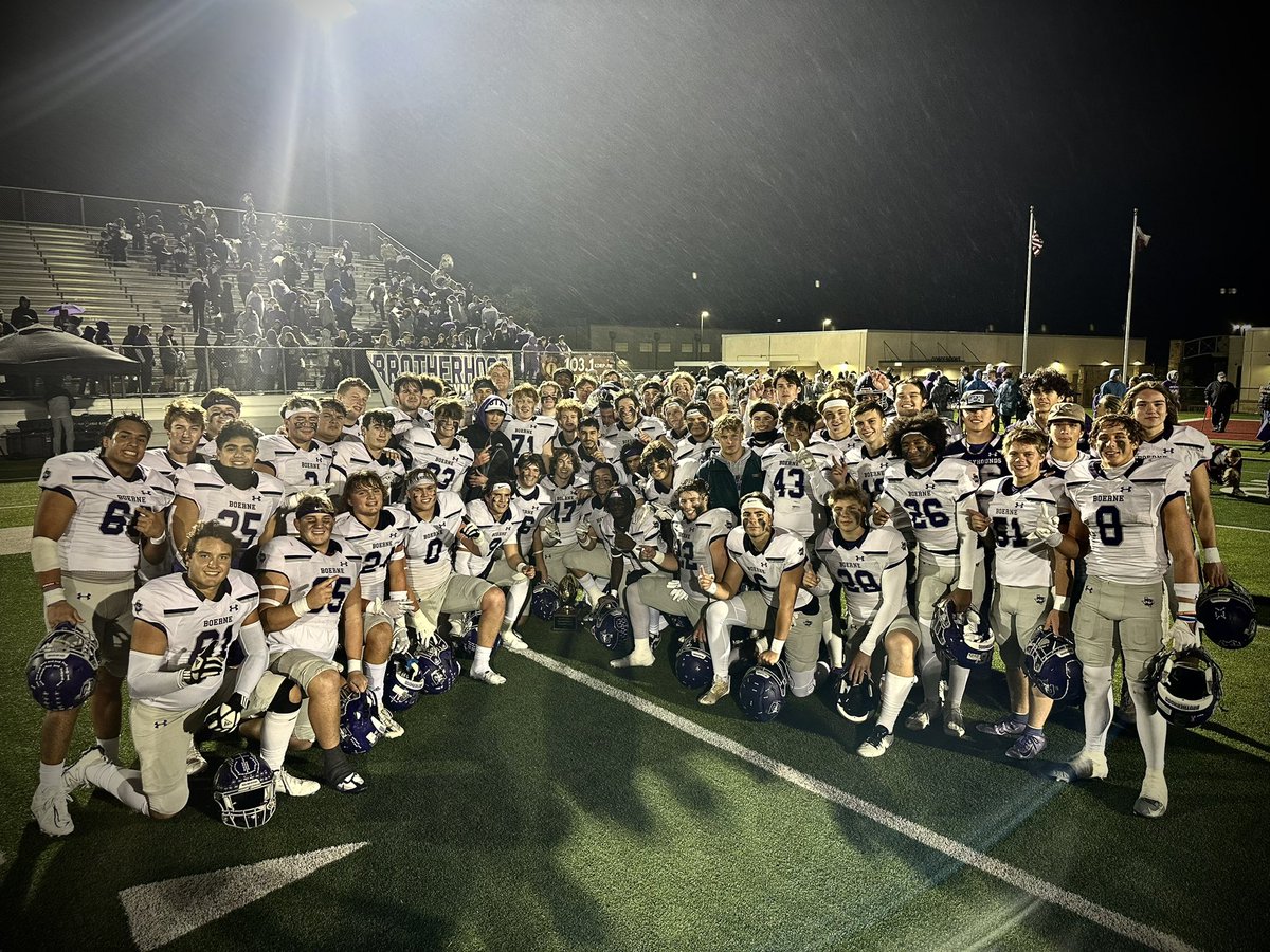 <a href="/HoundFootball/">Boerne Football</a> gets their 10th win of the season &amp; advances to the Area round!

🏆Bi-District Championship🏆

Final:
Boerne - 42
Taylor - 28

<a href="/BoerneISD/">Boerne ISD</a> <a href="/LeechStan/">Boerne ISD Athletics</a> <a href="/gohoundsgo_gabc/">Greyhound Athletic Booster Club (GABC)</a> <a href="/BoerneHighPTO/">Boerne High School PTO</a> <a href="/Boerne_TX/">City of Boerne</a> <a href="/JRZowie_Ranch/">JRZowie</a> <a href="/BoerneStarSport/">Boerne Star Sports</a> <a href="/BallySportsTXHS/">Local Sports High School</a> <a href="/dctf/">Dave Campbell's — TexasFootball.com</a> <a href="/uiltexas/">Texas UIL</a> <a href="/Tepper/">Greg Tepper</a>